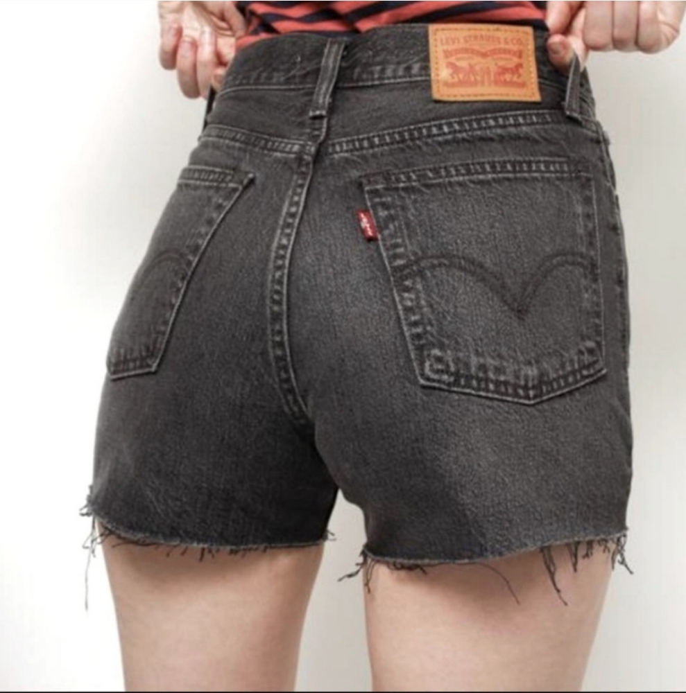 Levi's Wedgie Straight Shorts Dark Gray Button Fly Frayed Hem Size 32